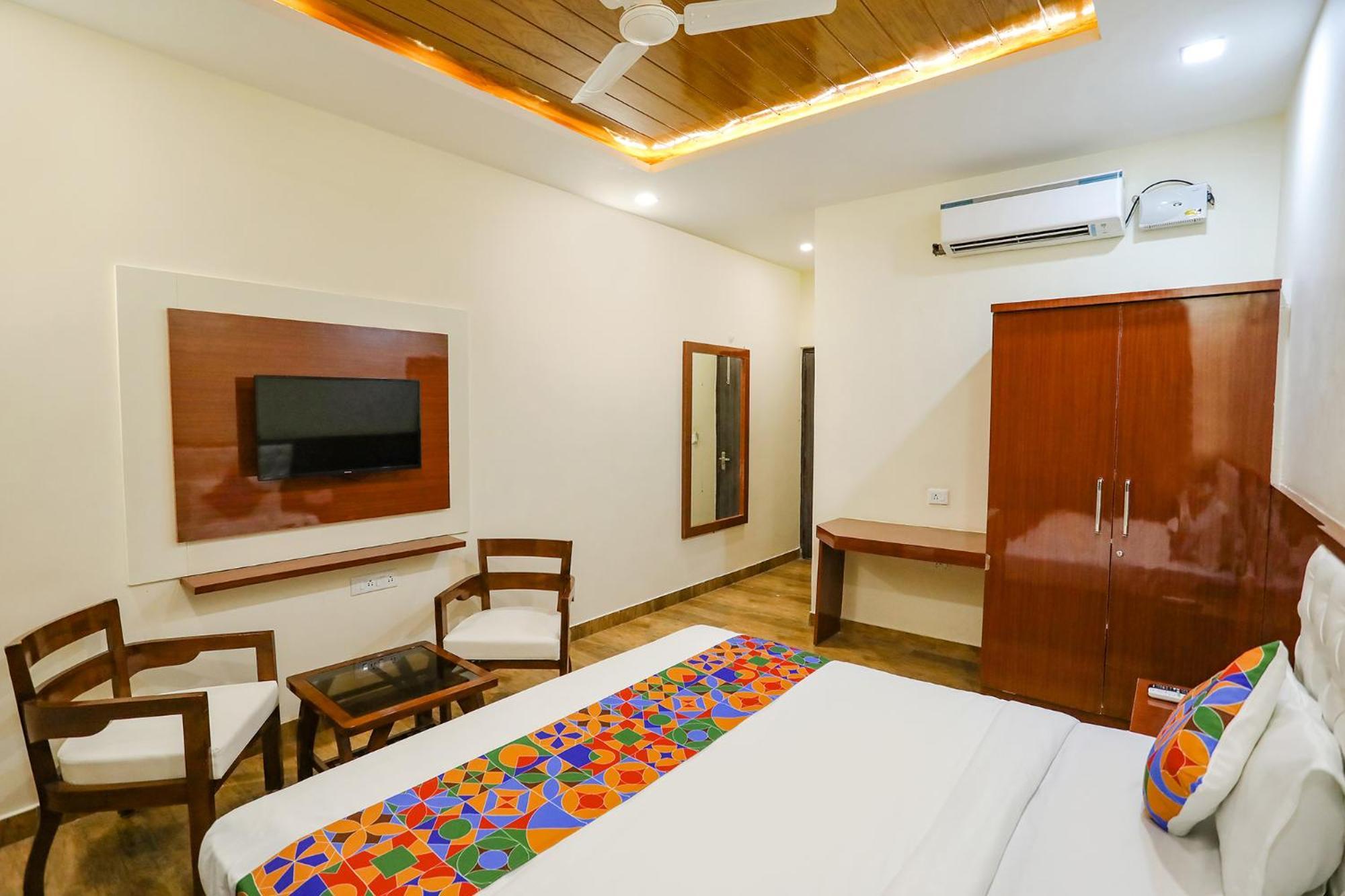 Fabexpress Trijal Inn Lucknow Exterior photo