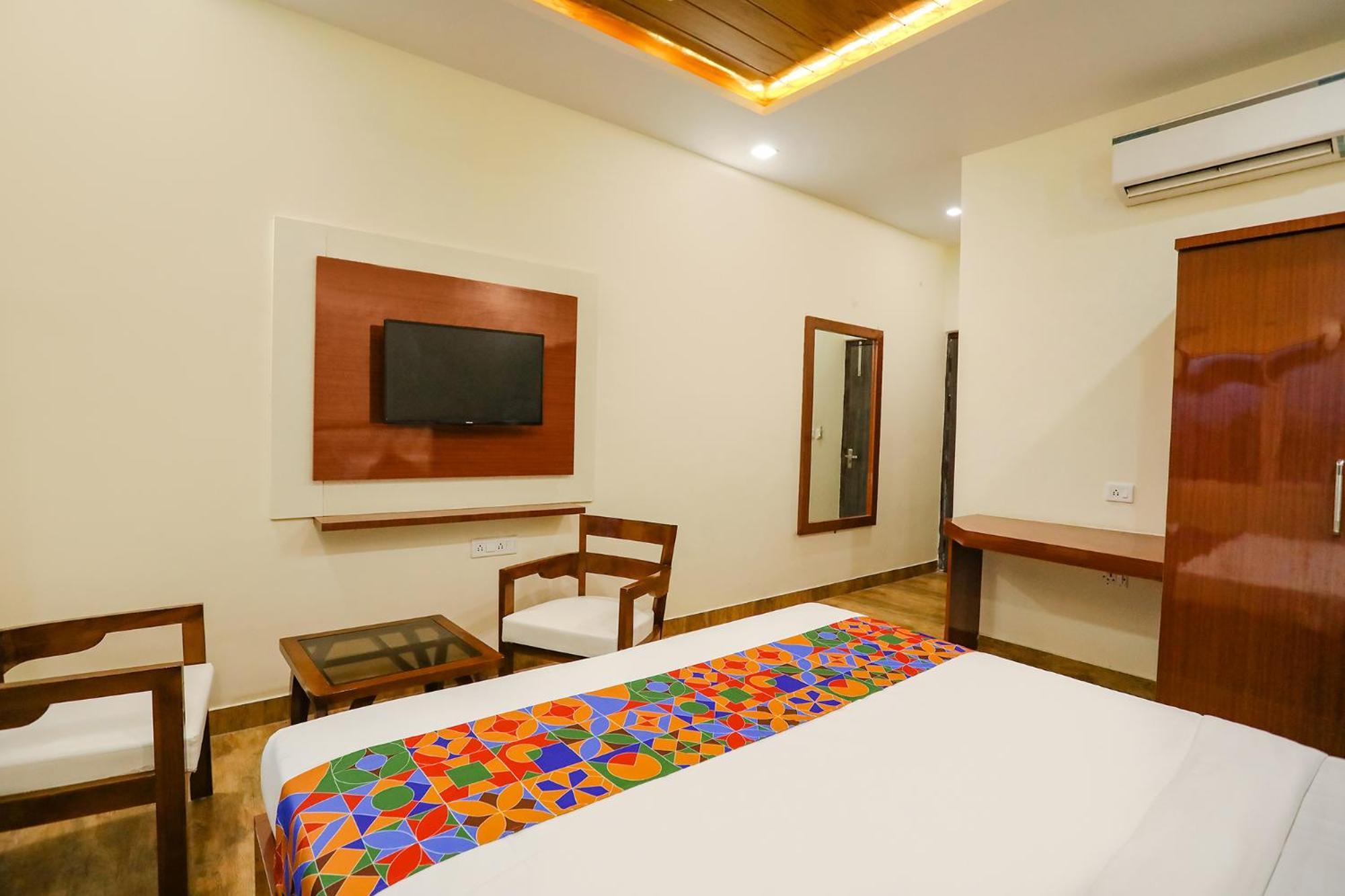 Fabexpress Trijal Inn Lucknow Exterior photo