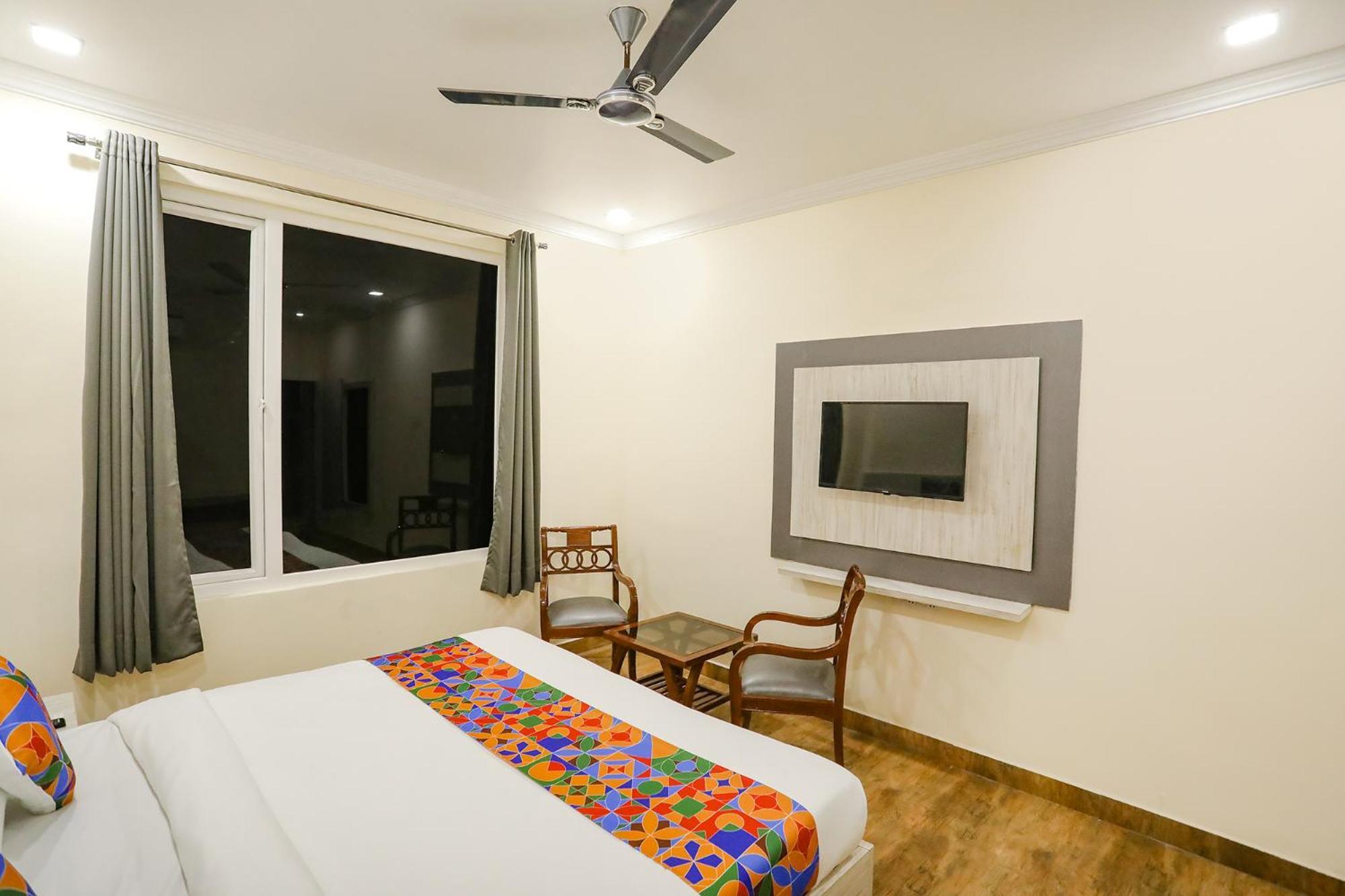 Fabexpress Trijal Inn Lucknow Exterior photo